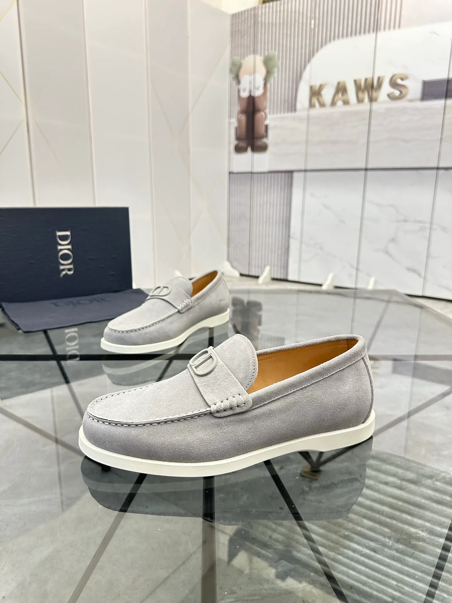 Selling men's shoes 💰: 💰P440¥ Product trademark: Dio* "Dior*" slip-on shoes Regular size: 39-44 (can be customized to 45.46) Product materials: imported nubuck leather upper, cowhide lining, original outsole. Number: 628